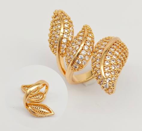 Ring.  Gold Plated 18K OPEN SIZE