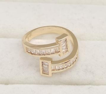 Ring. 14K gold plated.