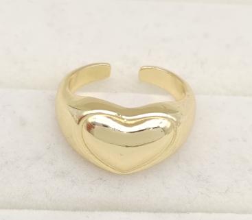 Ring. 14K gold plated.