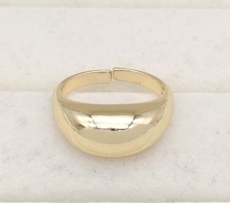 Ring. 14K gold plated.