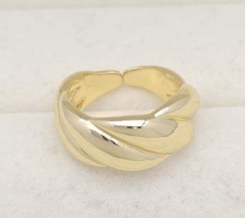 Ring. 14K gold plated.