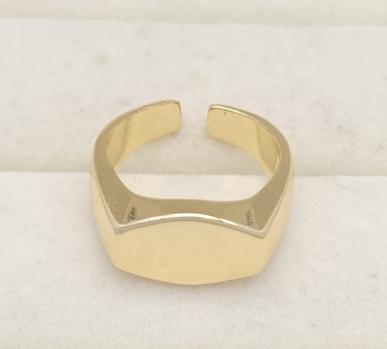 Ring. 14K gold plated.