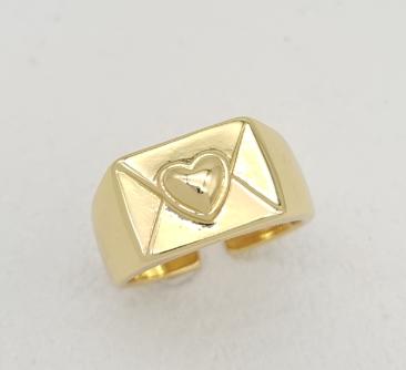 Ring. 14K gold plated.