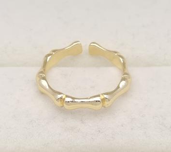 Ring. 14K gold plated.